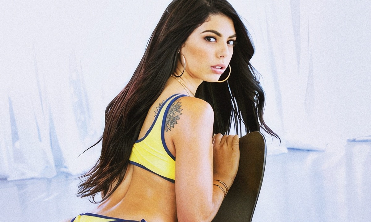 Gina Valentina: Give It To Me Now (Blacked, 2017) Brazil All Natural Nubile Slender Brunette Yellow Swimsuit