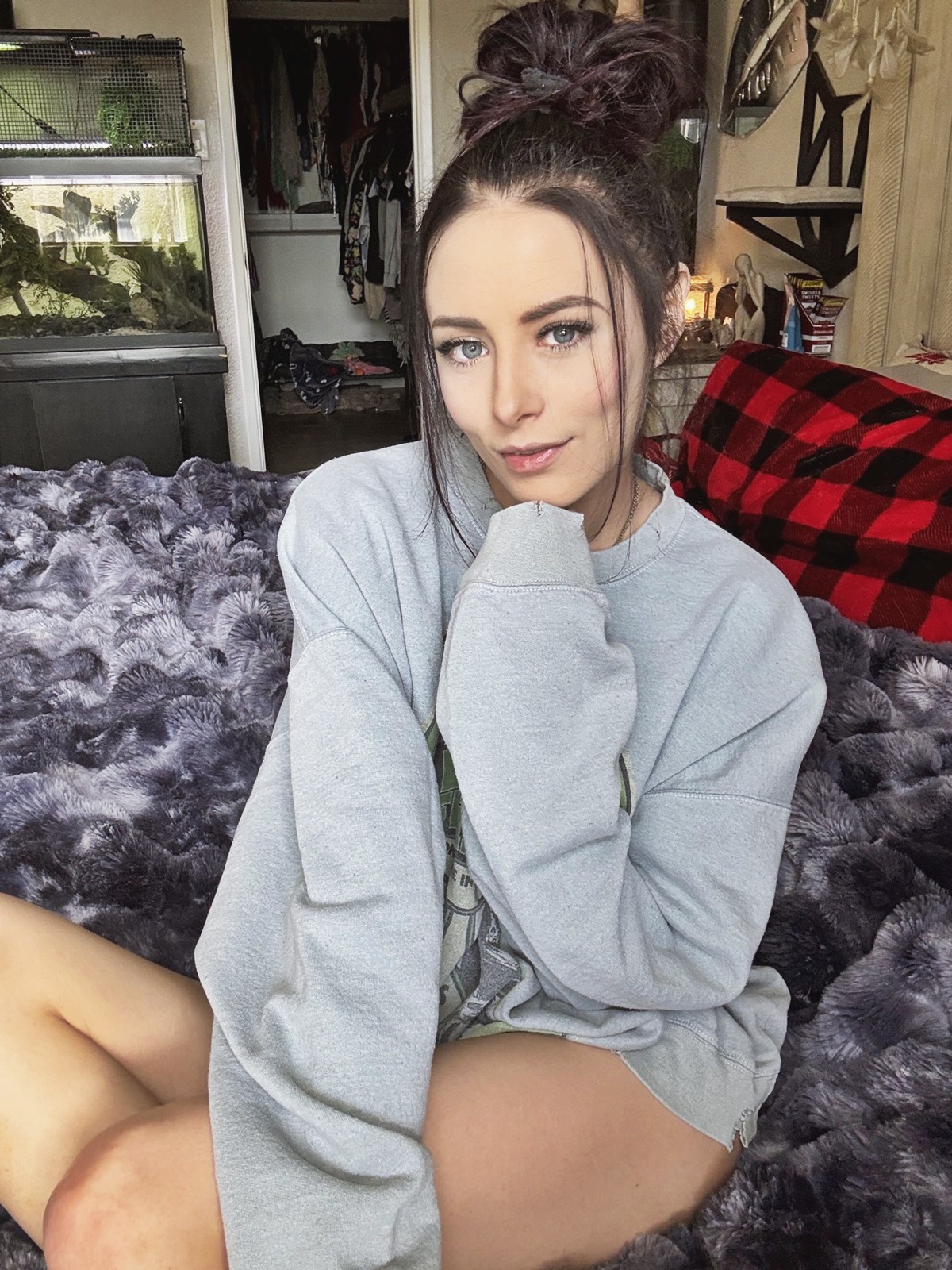 Kyler Quinn at 28 Years Old as Selfie Erotic Model Brunette Slender Delicate All Natural Black Panty Bed Most Beauty Porn Face (2026) Ponytail