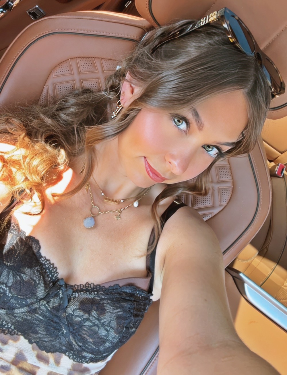 Riley Reid at 34 Years Old as Selfie Best Smiler MILF Slender Petit Perfomer (2025)