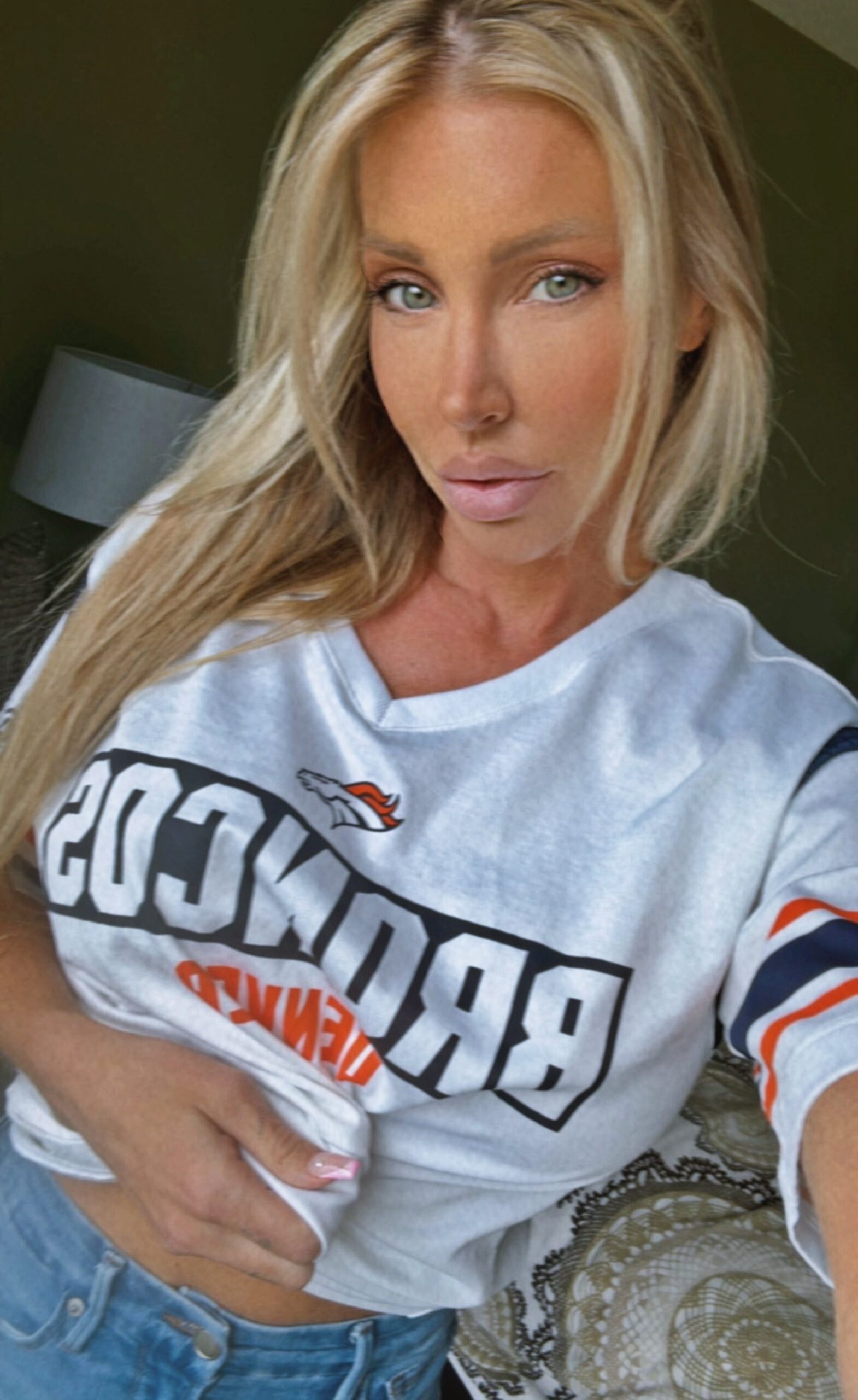 Samantha Saint at 38 Years Old as Blonde Bombshell Busty Tall MILF Legend Selfie Erotic Homeworks (2025)