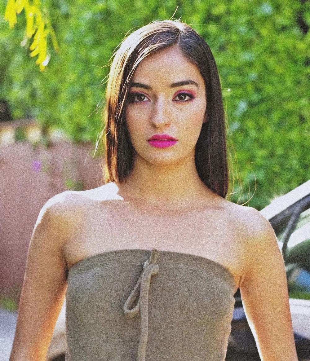 Emily Willis at 21/23 Years Old: Argentina Brunett Petit Pornstar (a2021-2023)