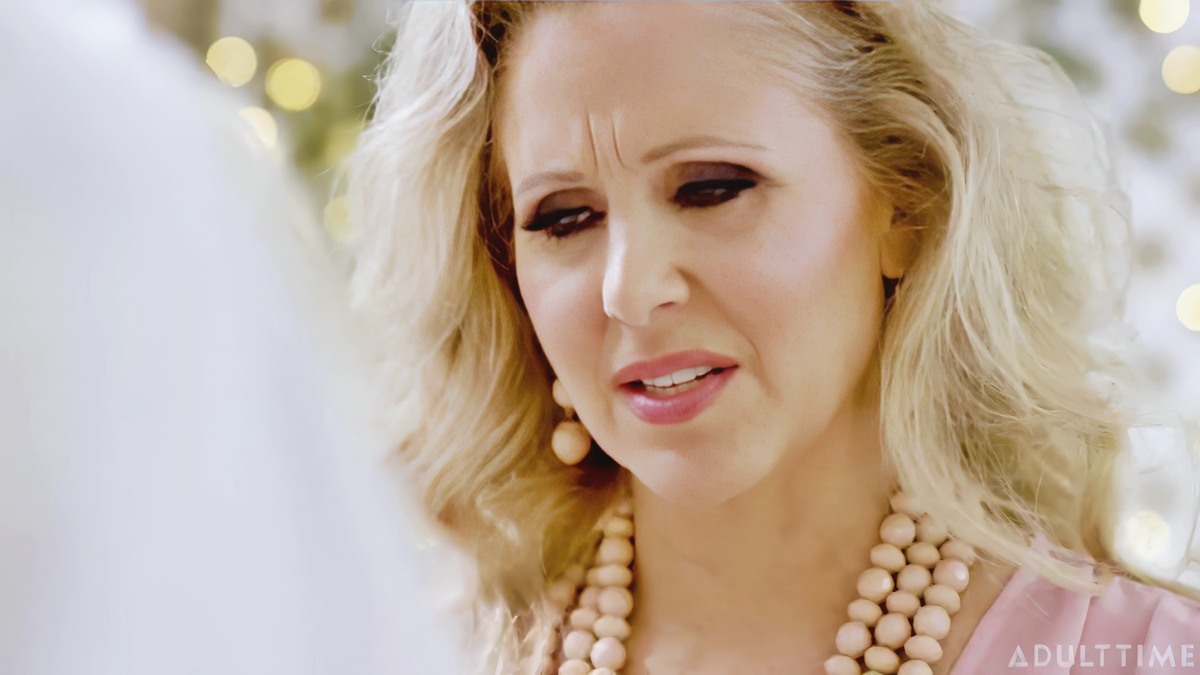 Julia Ann at 56 Years Old: Lesbian Seduction 1 (Girlsway, 2025) Super MILF Mature Legend Hall of Fame Blonde Bombshell and Carolina Sweets at 28 Years Old