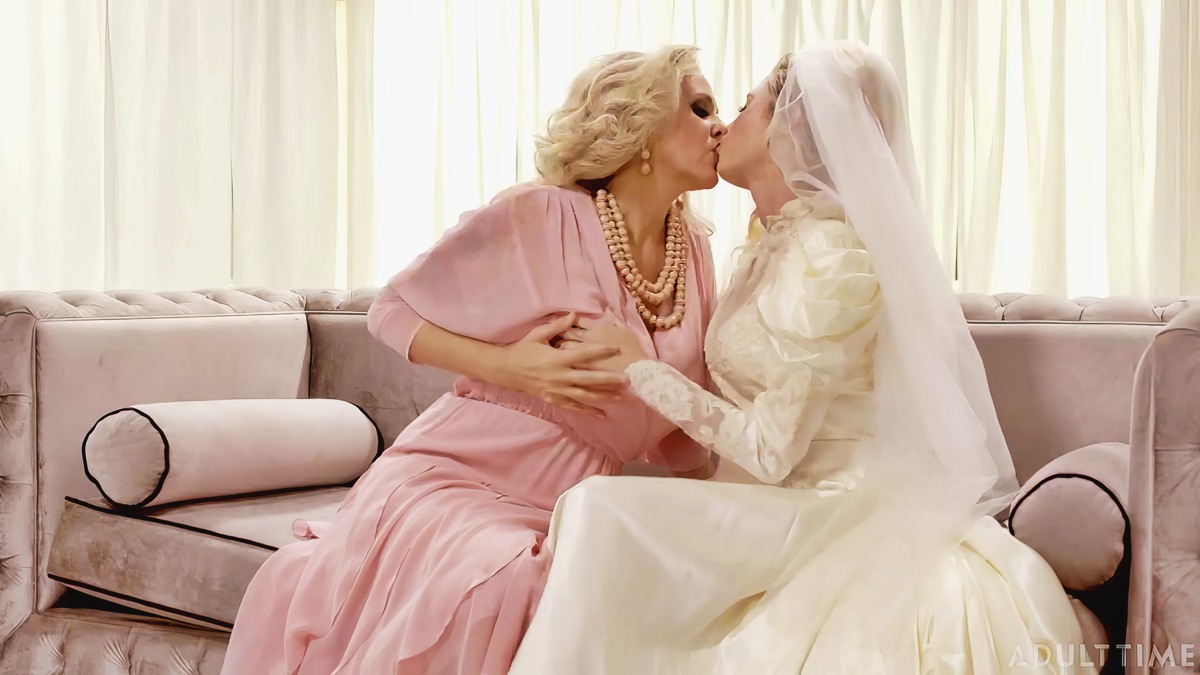 Julia Ann at 56 Years Old: Lesbian Seduction 1 (Girlsway, 2025) Super MILF Mature Legend Hall of Fame Blonde Bombshell and Carolina Sweets at 28 Years Old